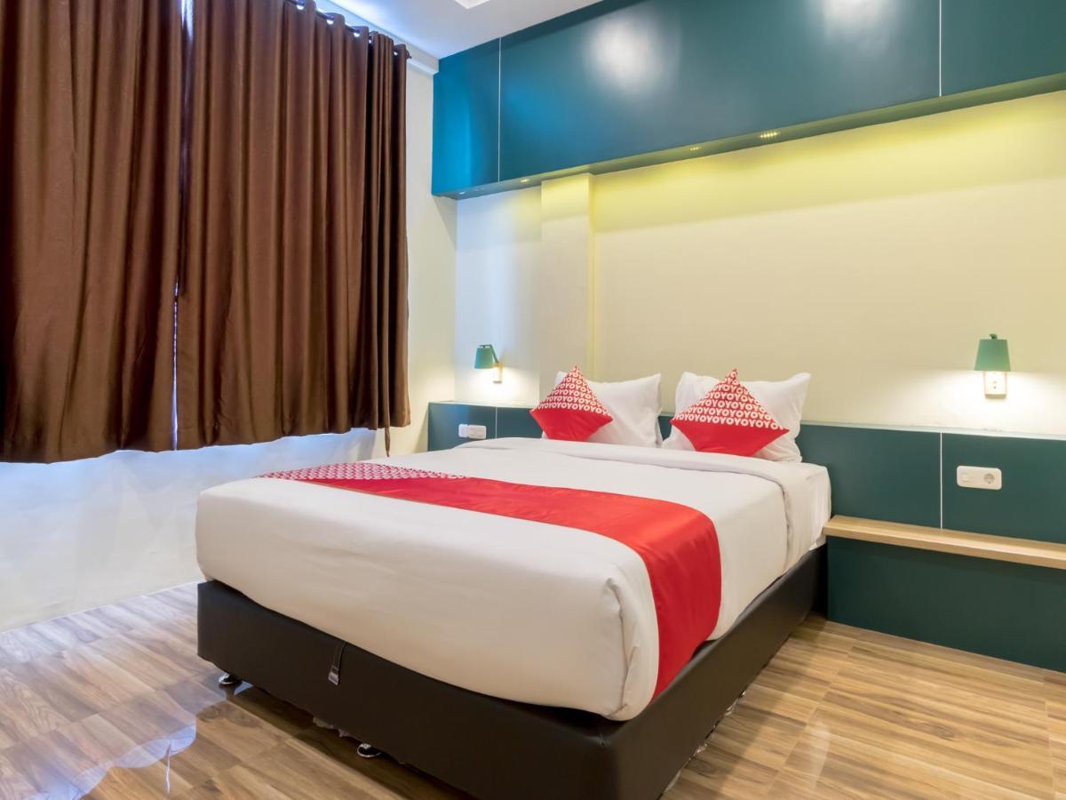 OYO 727 Merlion Hotel Medan Buitenkant foto