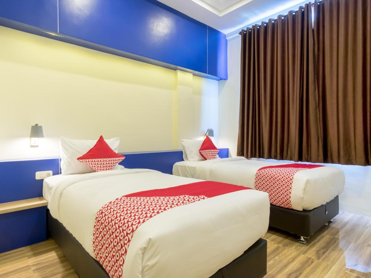 OYO 727 Merlion Hotel Medan Buitenkant foto