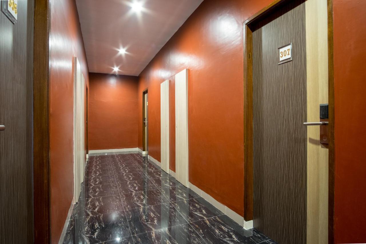 OYO 727 Merlion Hotel Medan Buitenkant foto